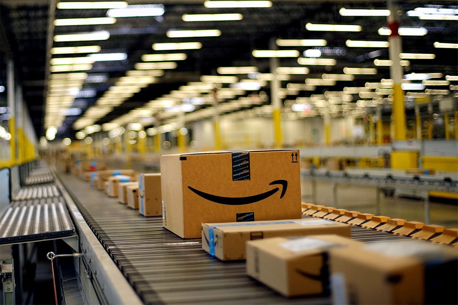 &quot;Giai đoạn vàng&quot; xuất khẩu online của Việt Nam: 10 triệu sản phẩm bán ra trên Amazon trong năm 2022, số đơn vị bán hàng tăng hơn 80% - Ảnh 1.