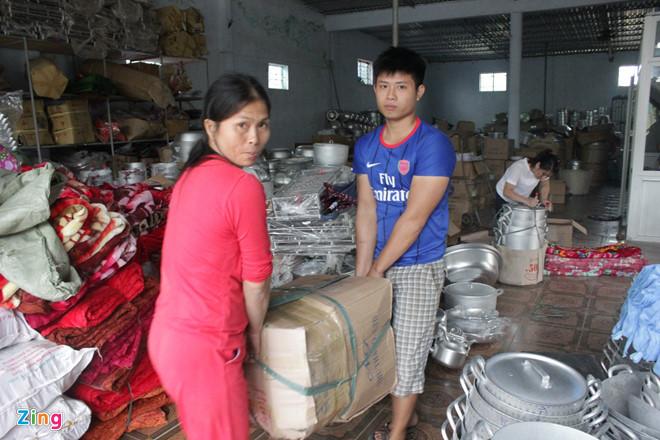 Thời điểm đó cả làng đi buôn đồng nát và thu mua đủ thứ như đưa xoong nồi đi đổi đồng nát, buôn lông vịt, dép nhựa hỏng, bao bì, chai lọ… Cứ hễ cái nào mua được, bán được là họ buôn hết. Cũng từ đó Diễn Tháp còn có tên gọi khác là 