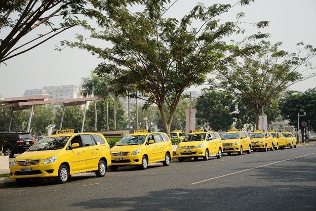 Ông Phạm Nhật Vượng thành lập công ty taxi điện, các hãng taxi truyền thống liền đua nhau chiêu mộ tài xế - Ảnh 1.